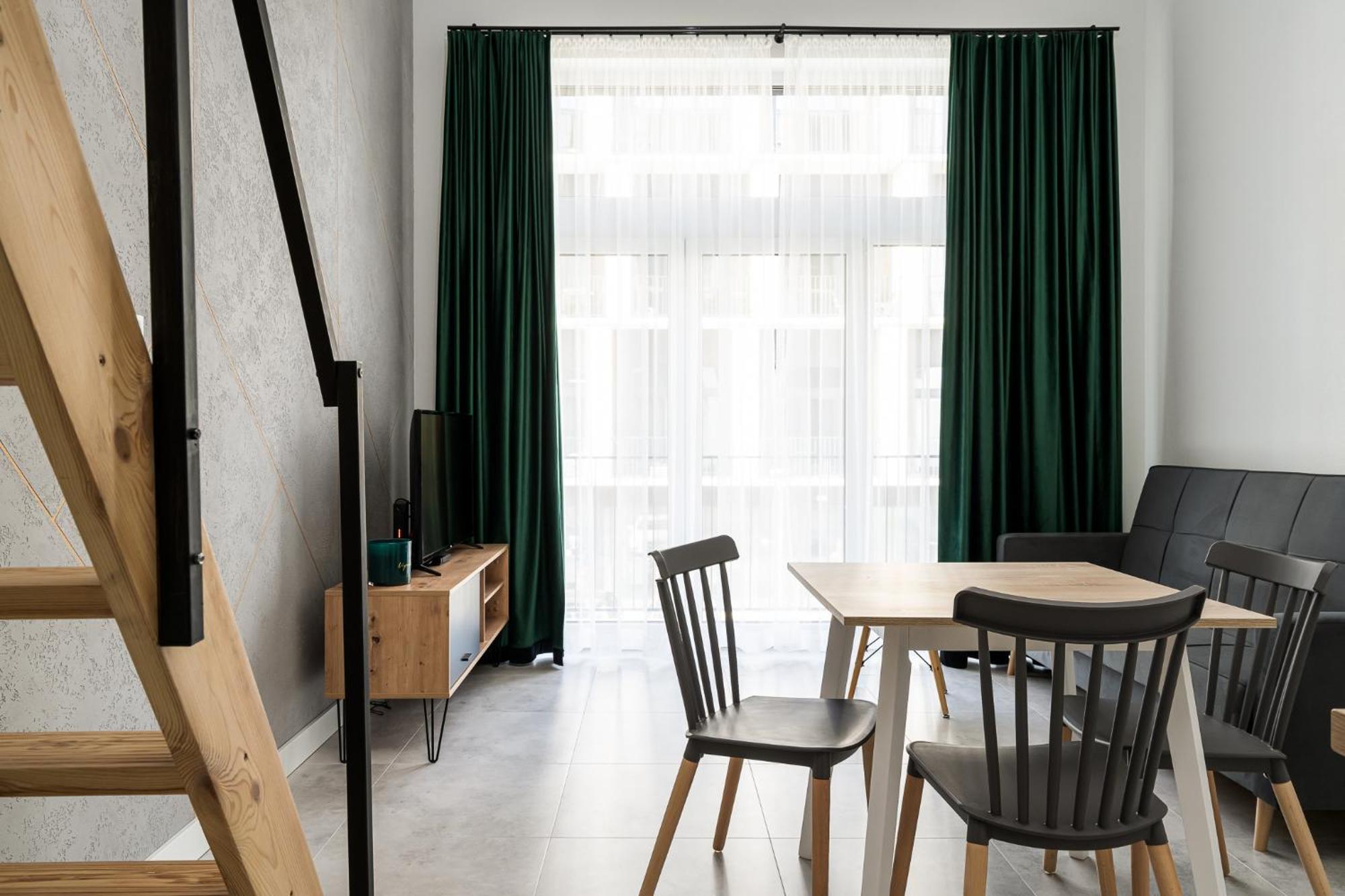 Rentplanet - Apartamenty Zarembowicza Wroclaw Exterior photo