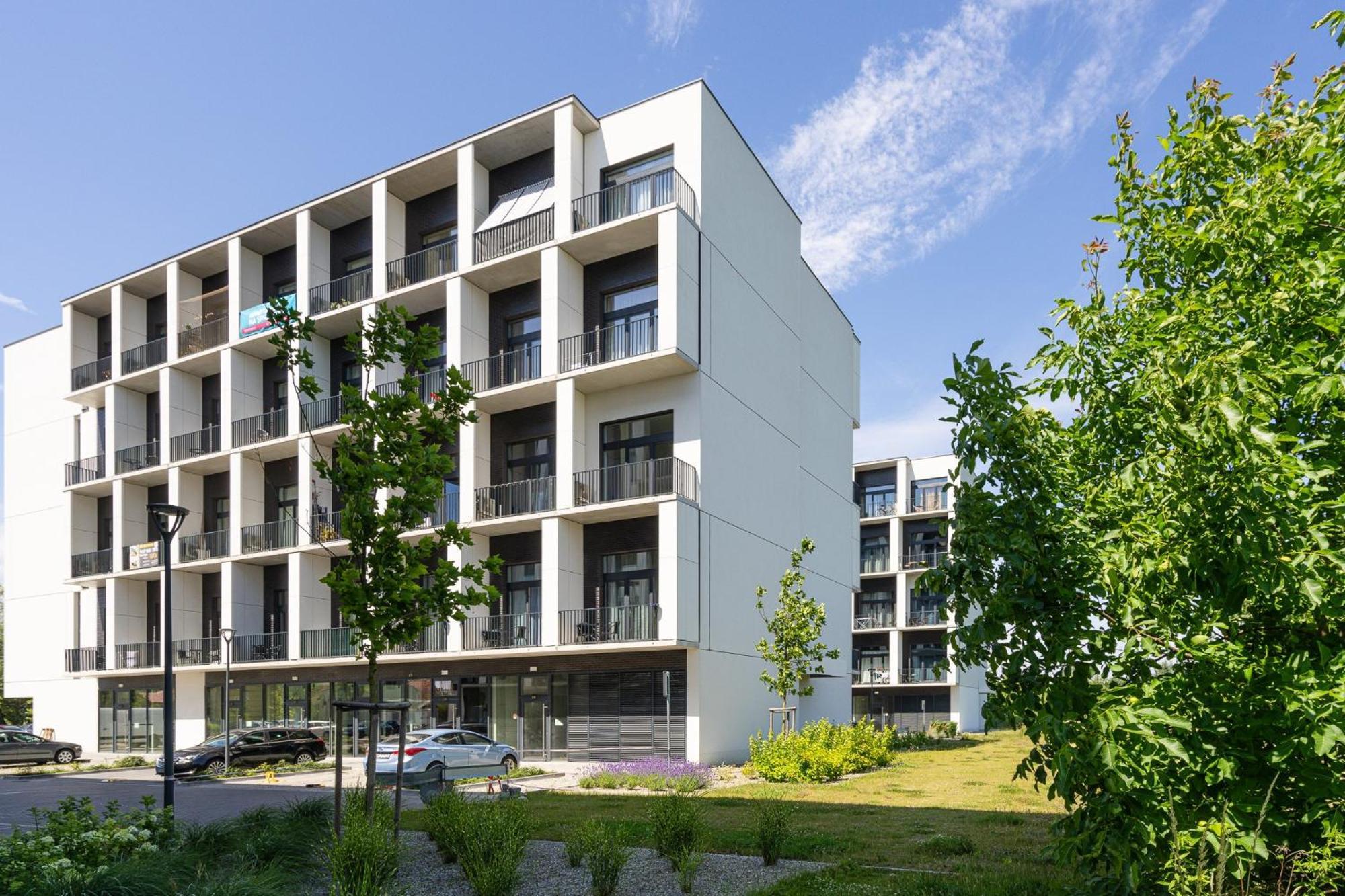 Rentplanet - Apartamenty Zarembowicza Wroclaw Exterior photo
