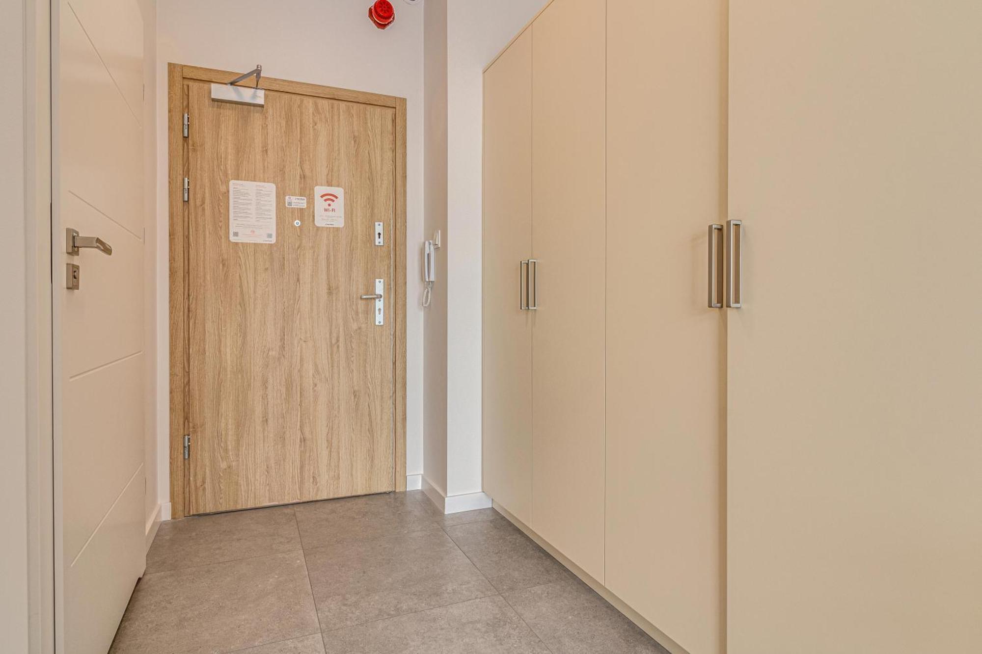 Rentplanet - Apartamenty Zarembowicza Wroclaw Exterior photo