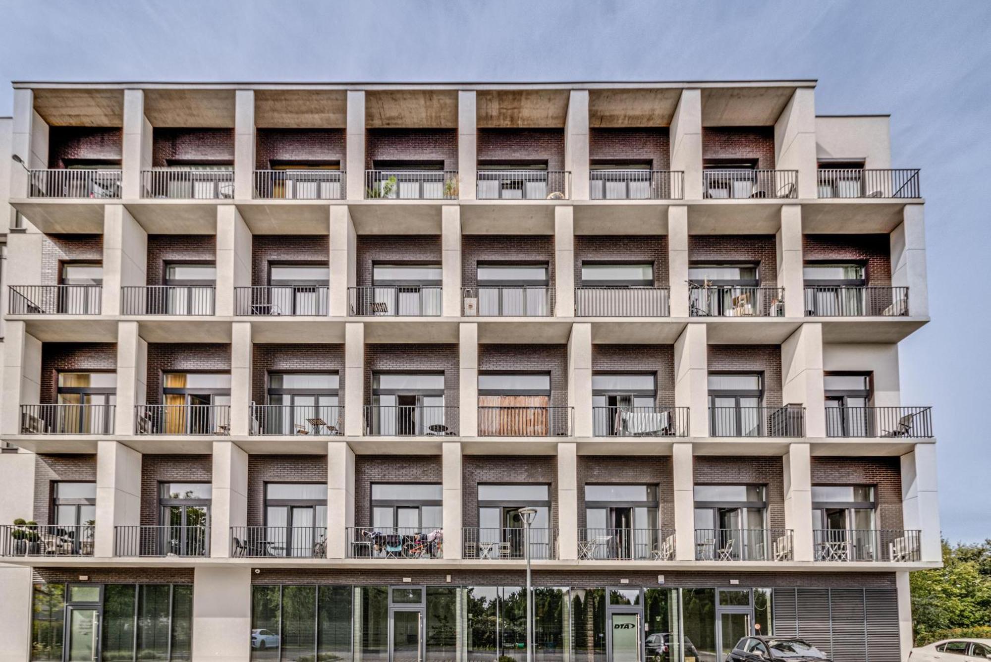 Rentplanet - Apartamenty Zarembowicza Wroclaw Exterior photo